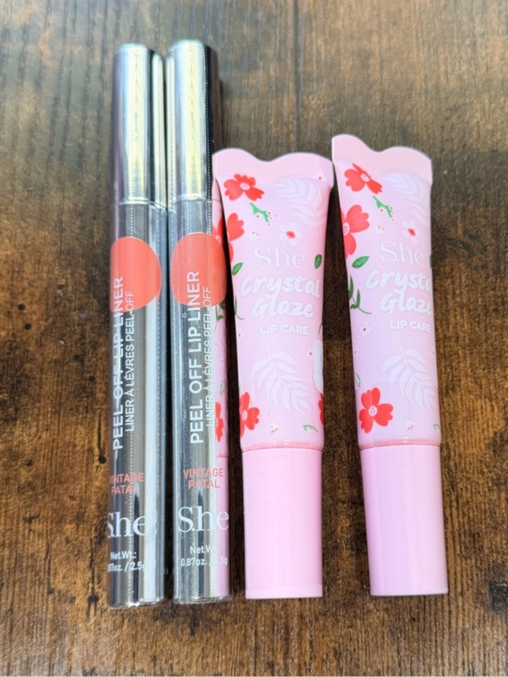 2 Crystal Glaze Lip Cares in Shade 2 & 2 Peel-Off VINTAGE PATAL Lip Liners Set